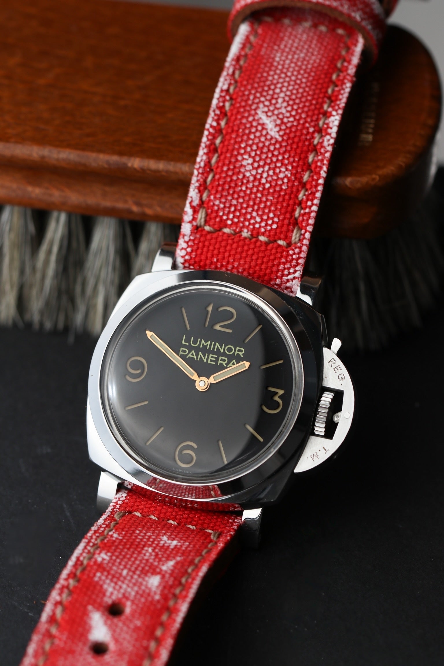 DISTRESSED BRIGHT RED CANVAS