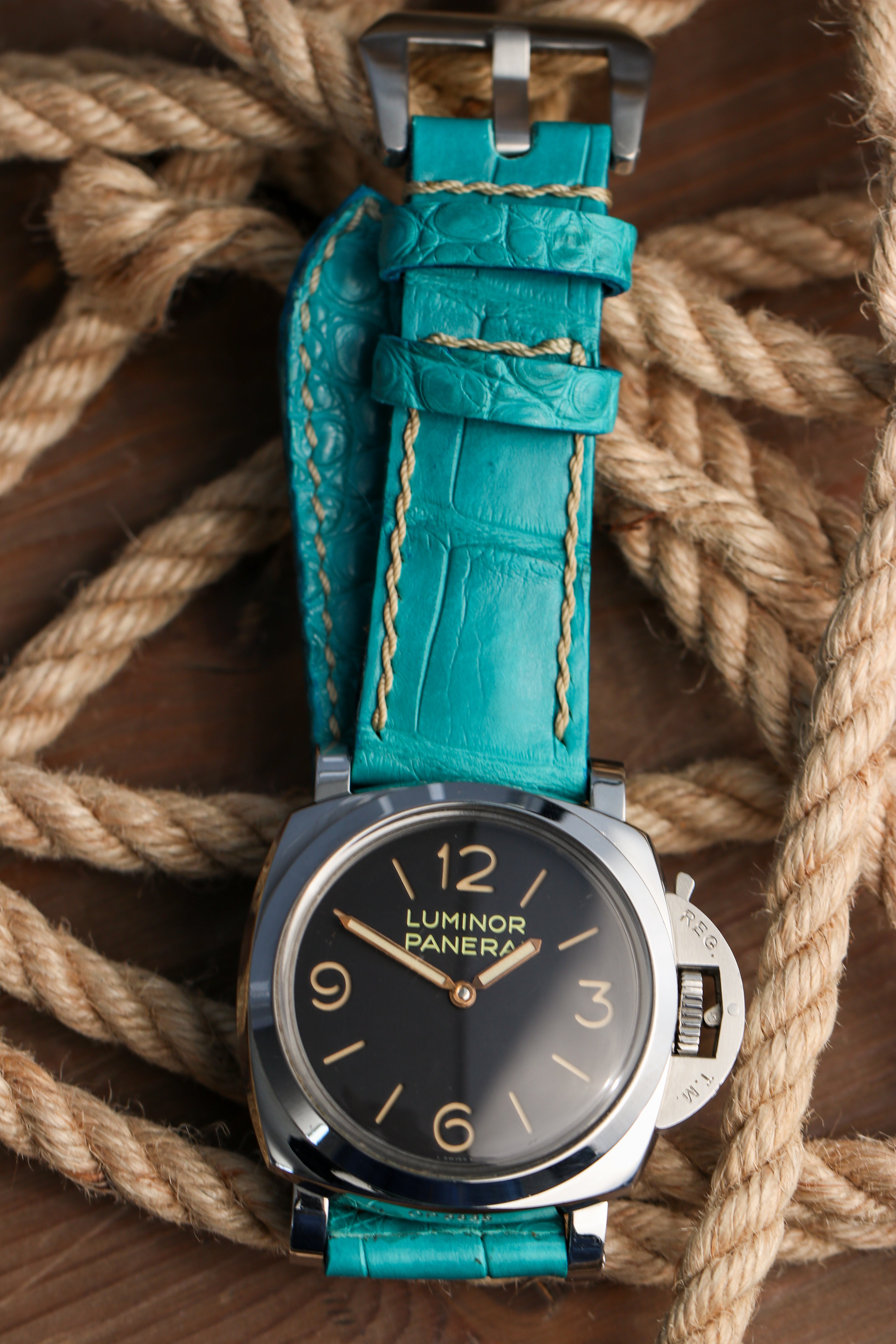 TIFFANY BLUE ALLIGATOR