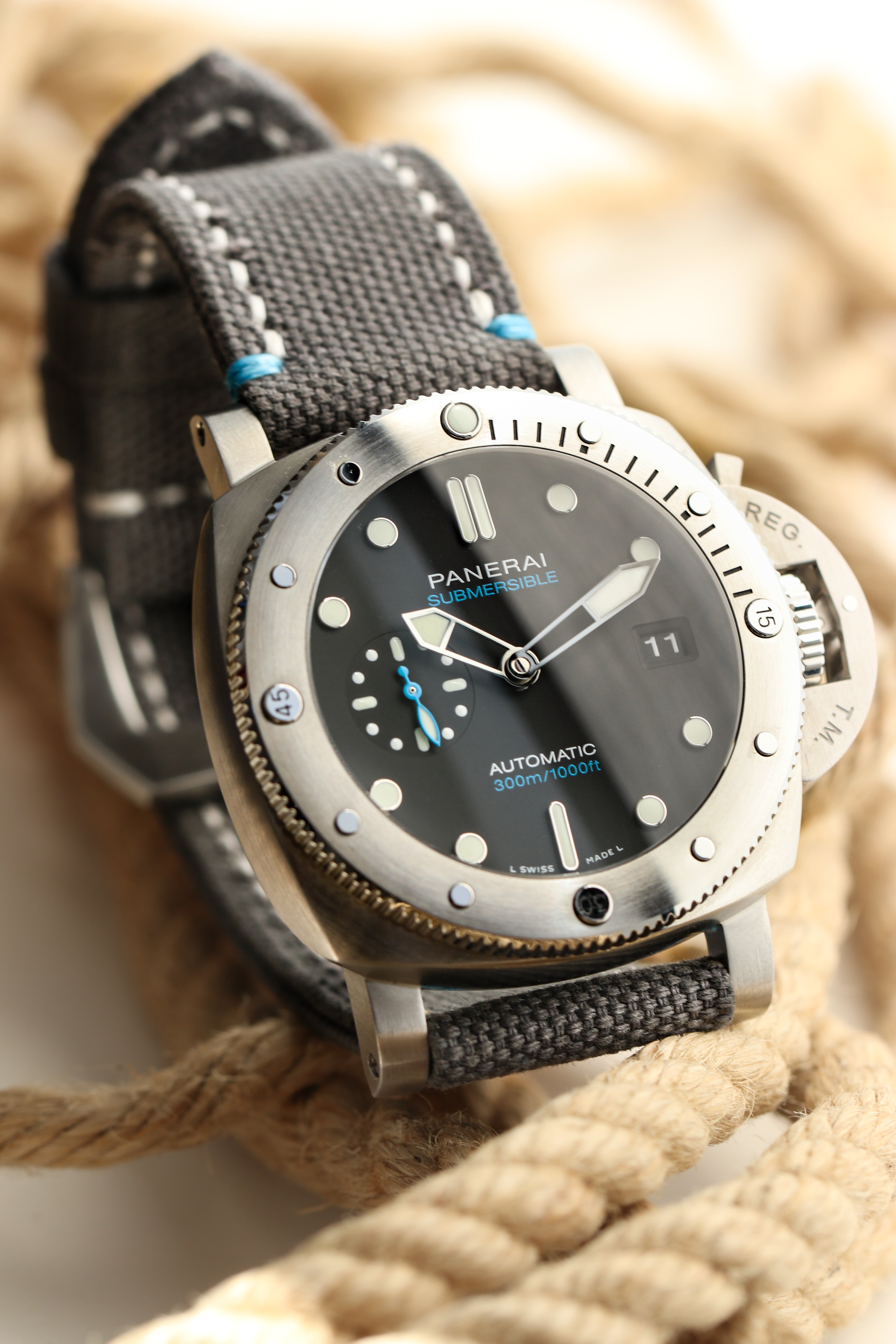 ROLLED GREY CANVAS-BLUE 02