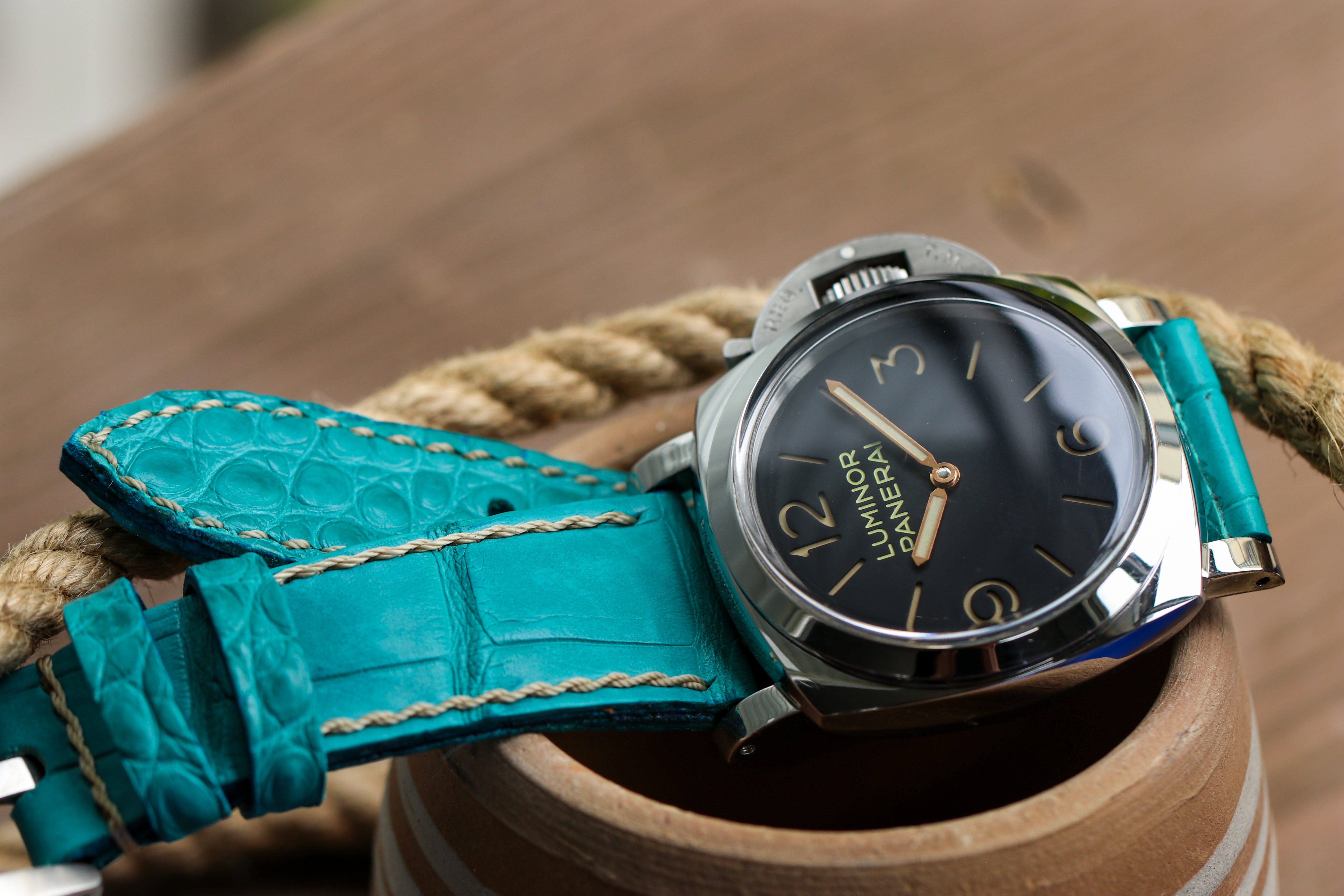 TIFFANY BLUE ALLIGATOR