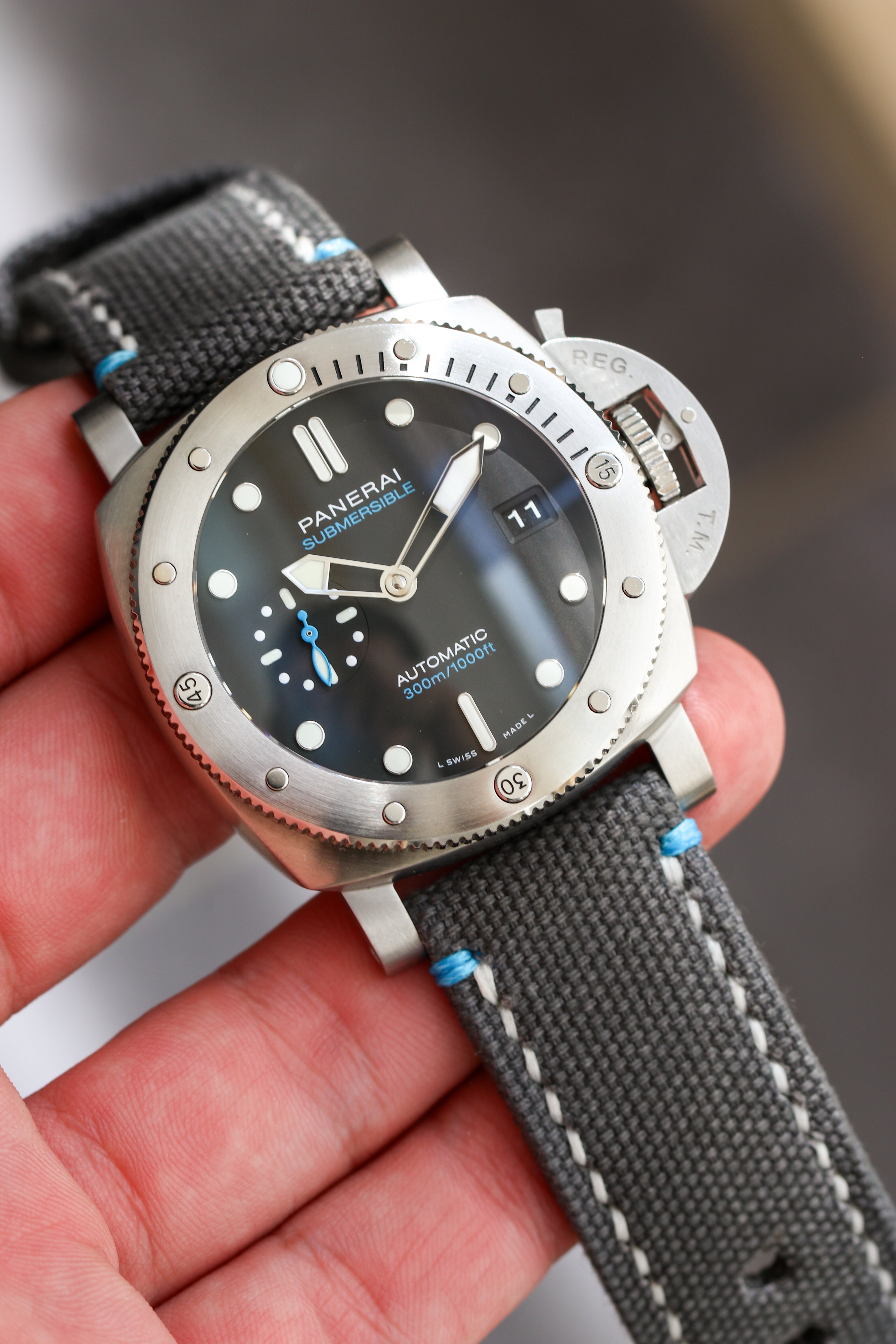 ROLLED GREY CANVAS-BLUE 02