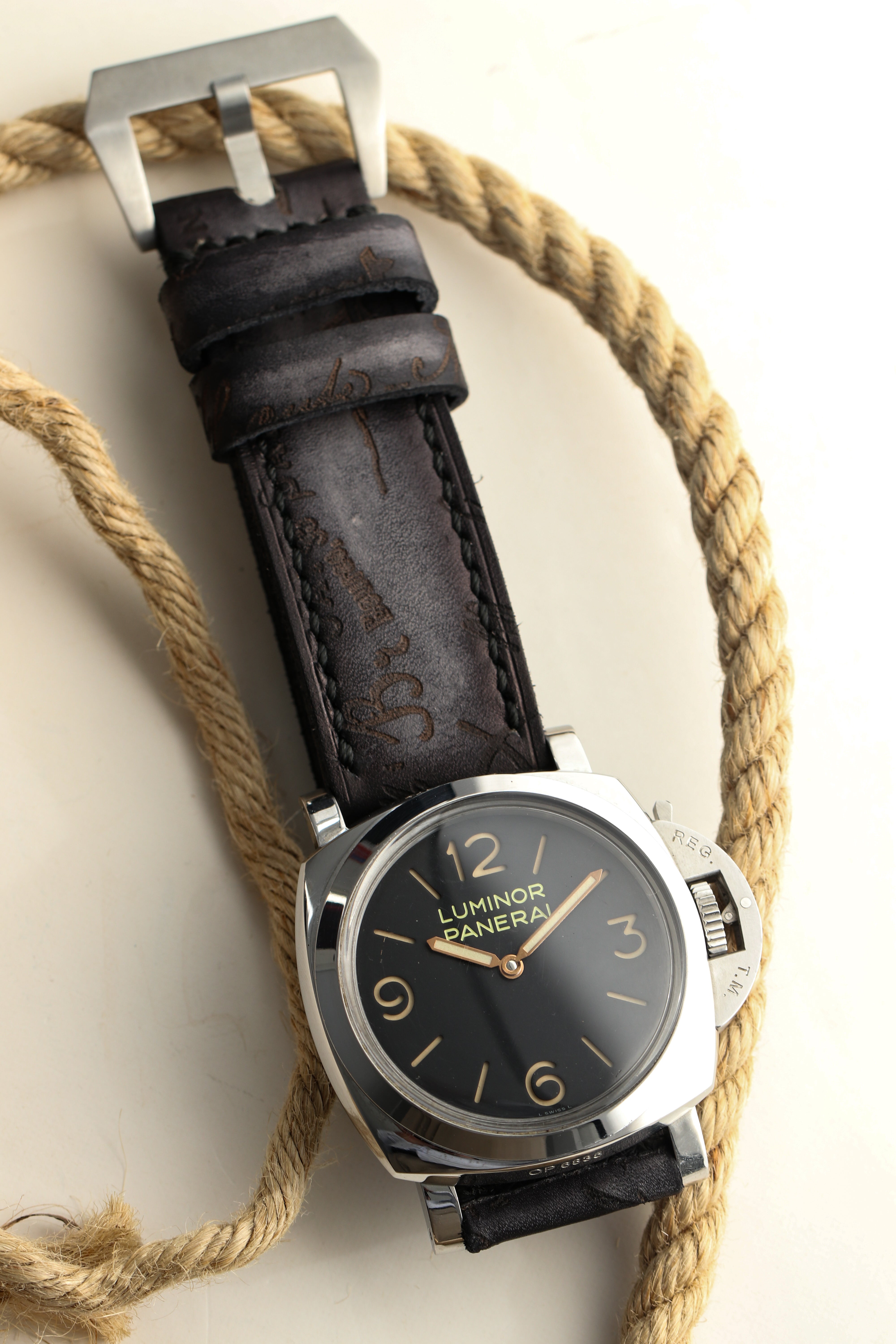 PATINA SCRITTO-GREY