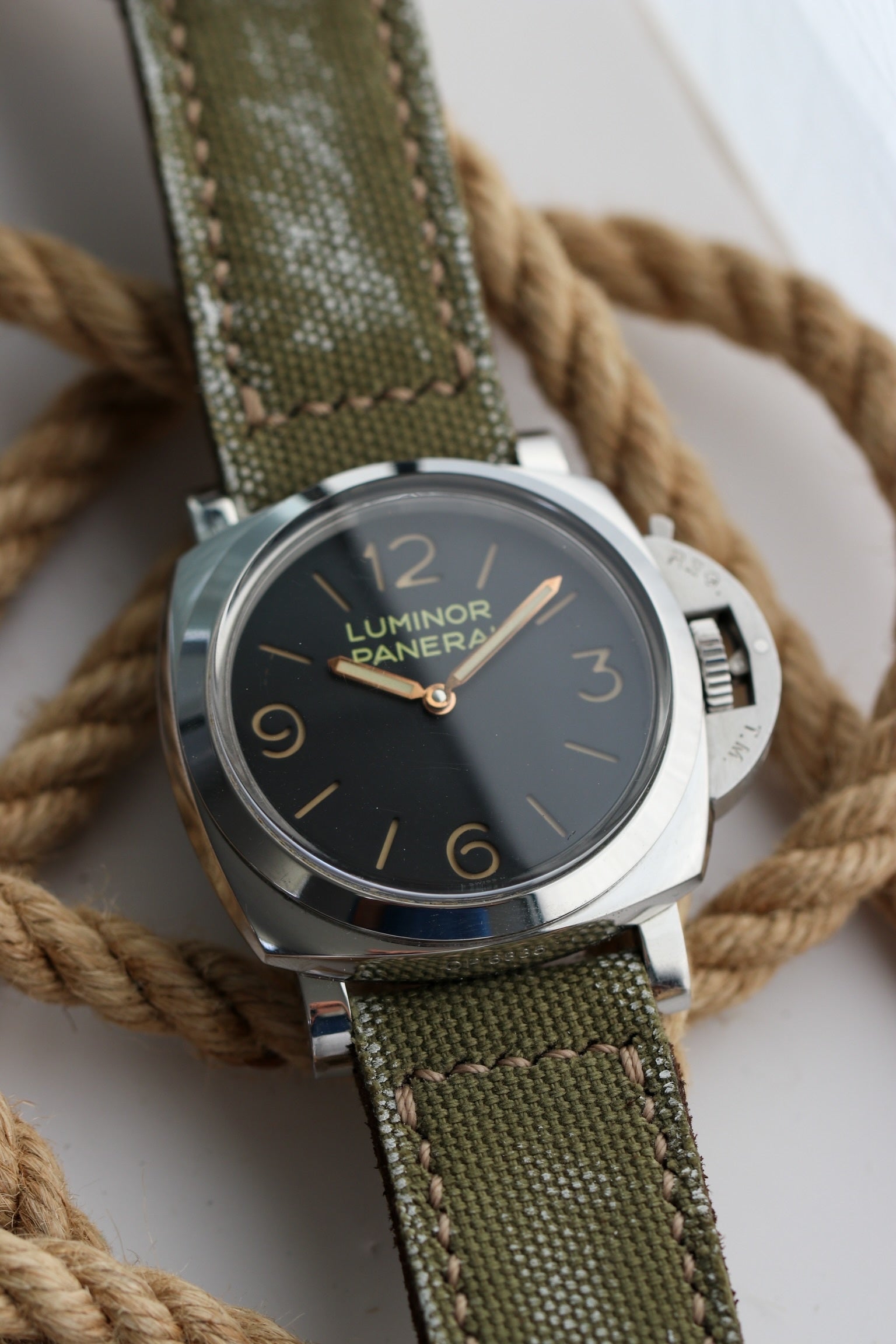 DISTRESSED ARMY GREEN CANVAS
