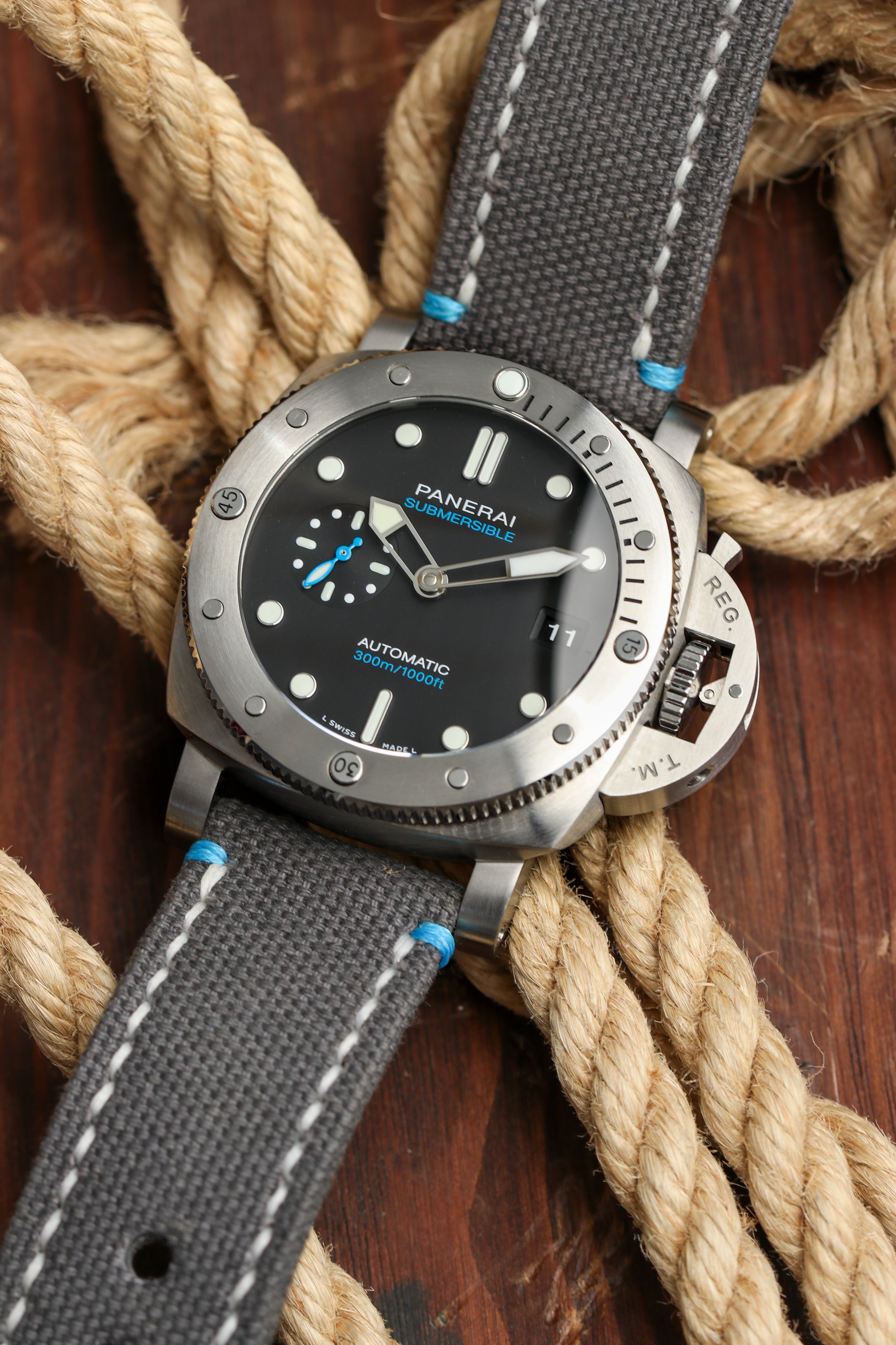 ROLLED GREY CANVAS-BLUE 02