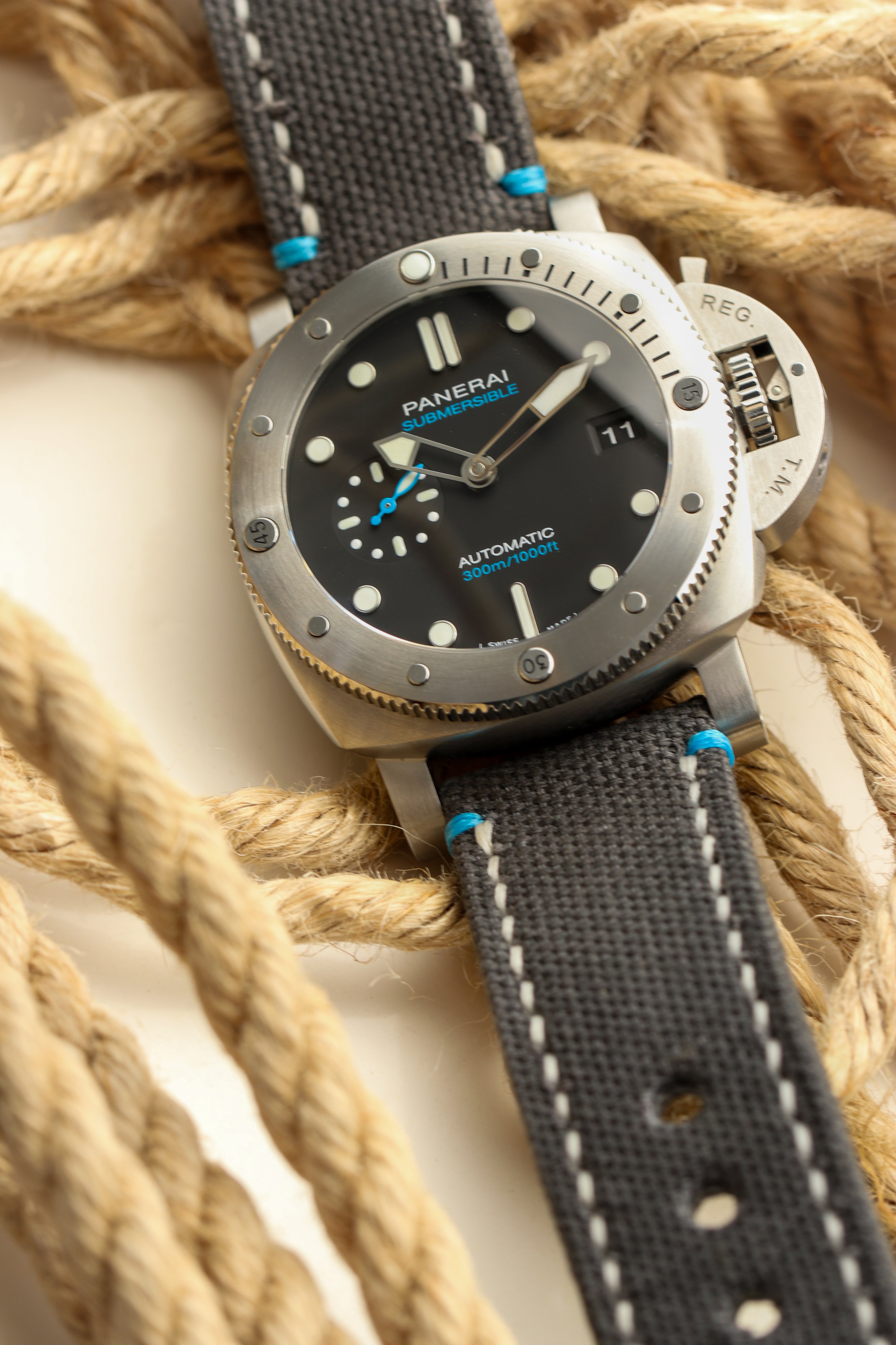 ROLLED GREY CANVAS-BLUE 02