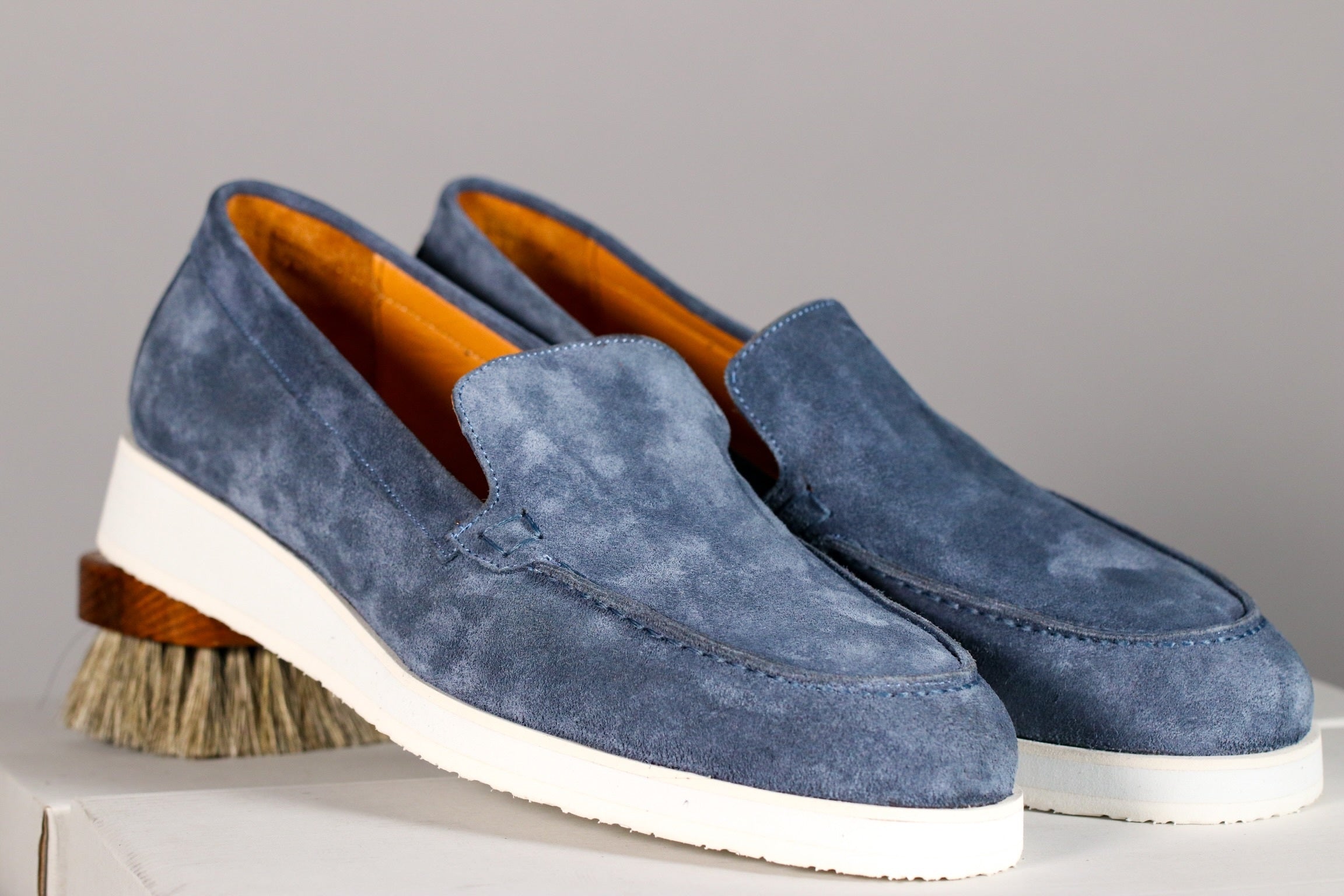 INDIGO BLUE-MOCCASIN