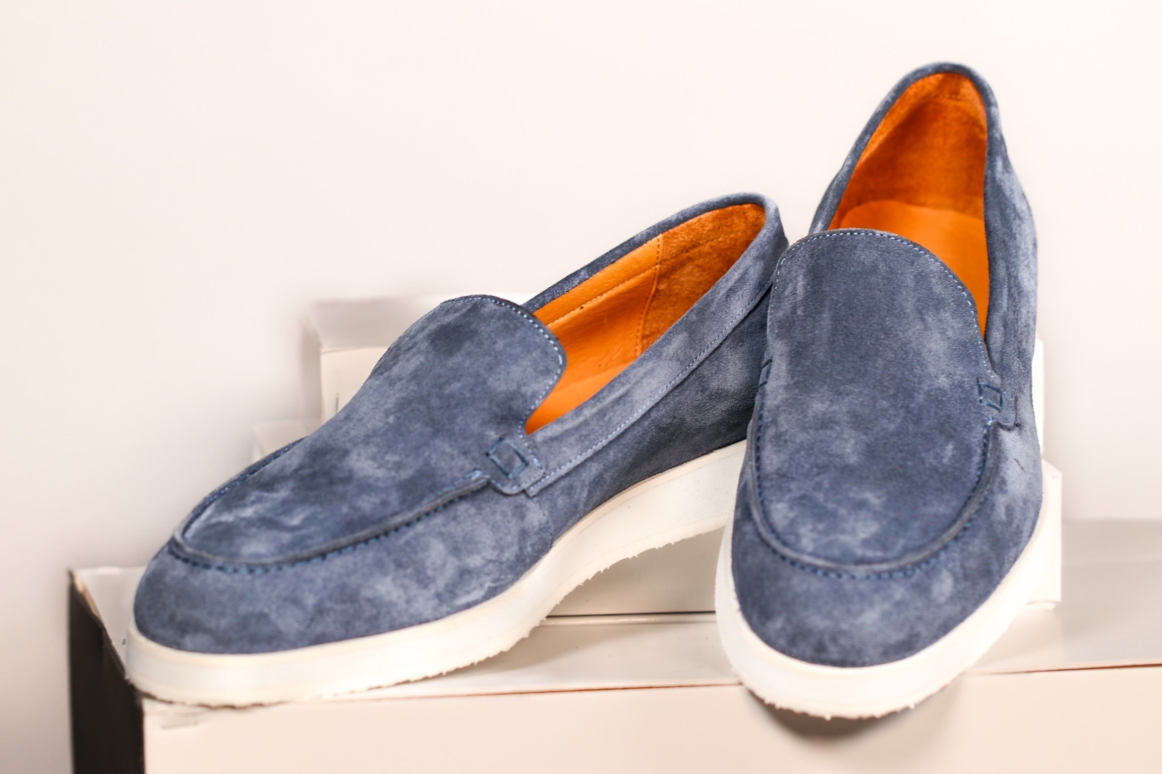INDIGO BLUE-MOCCASIN