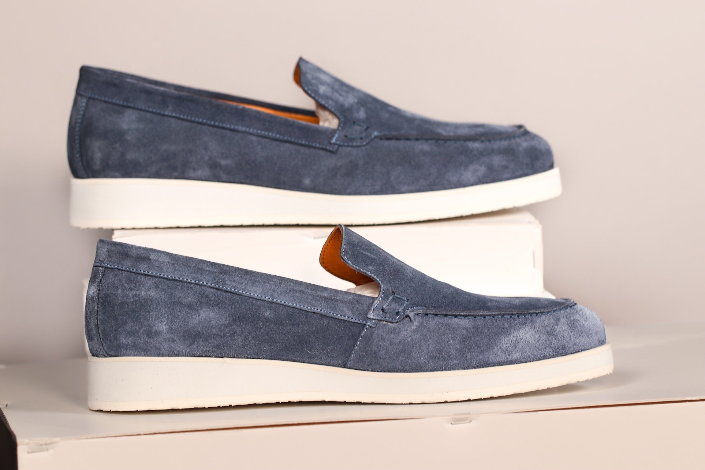 INDIGO BLUE-MOCCASIN