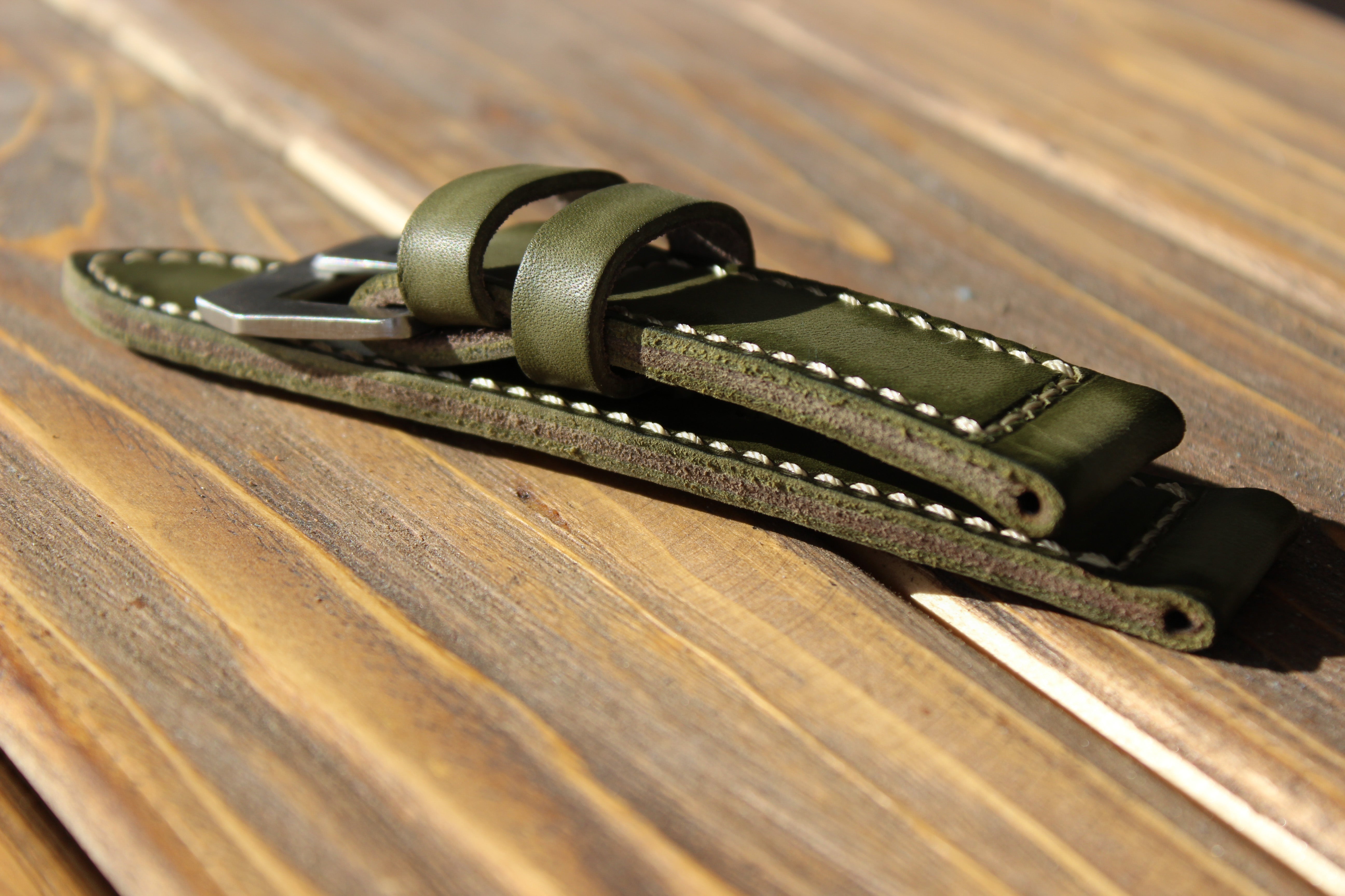 VINTAGE OLIVE GREEN 01