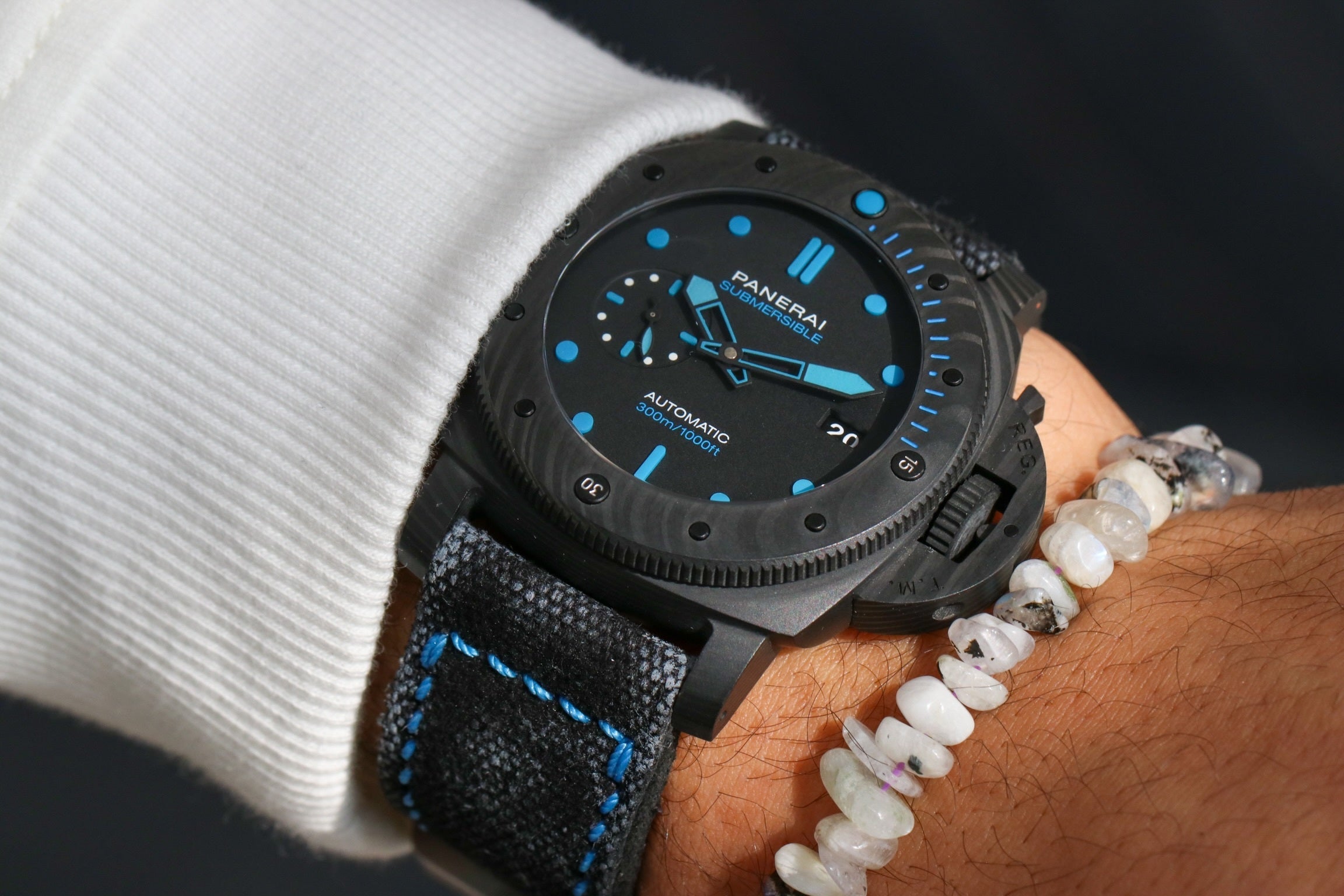 DISTRESSED BLACK CANVAS