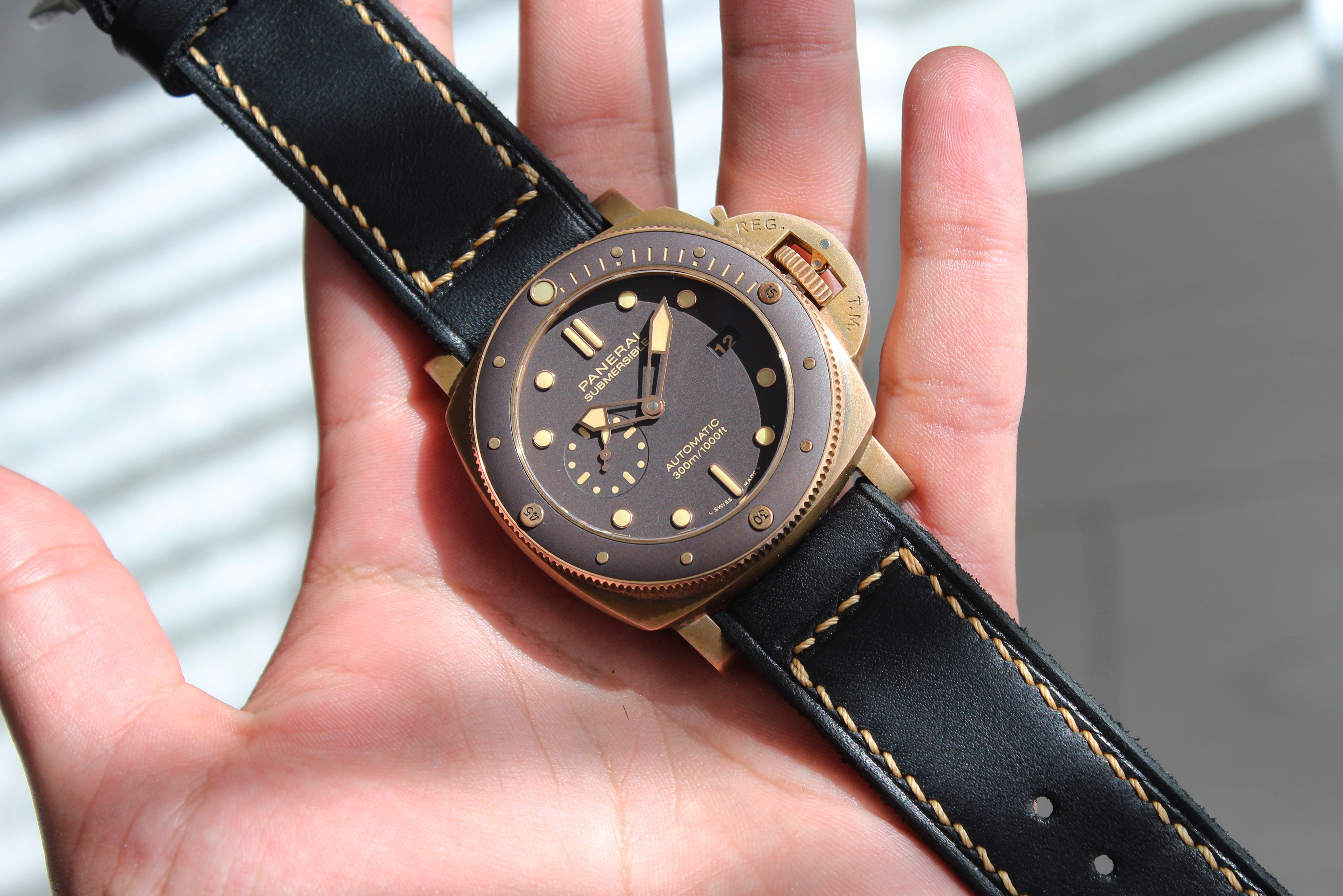 VINTAGE BLACK