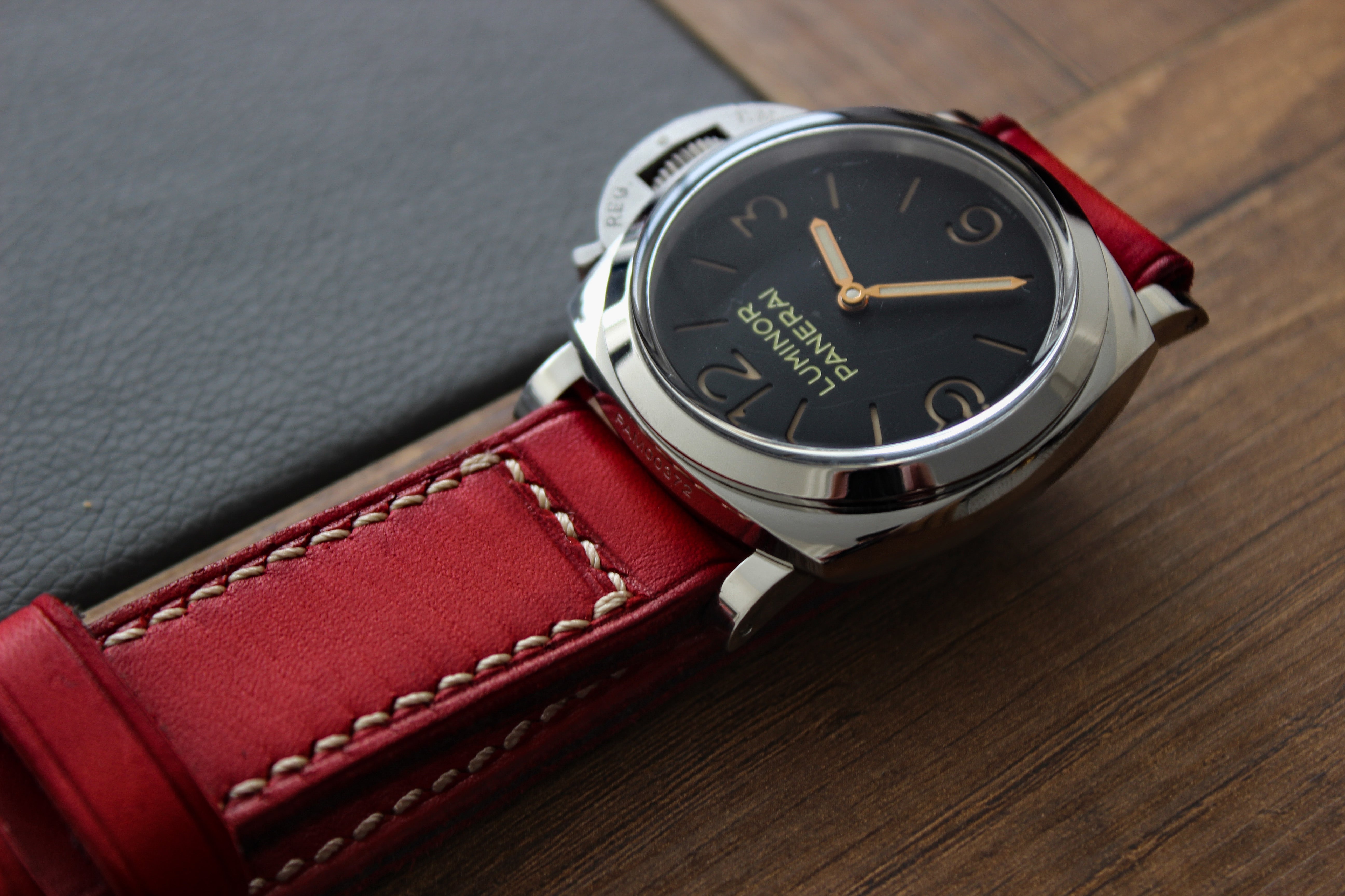 VINTAGE RED