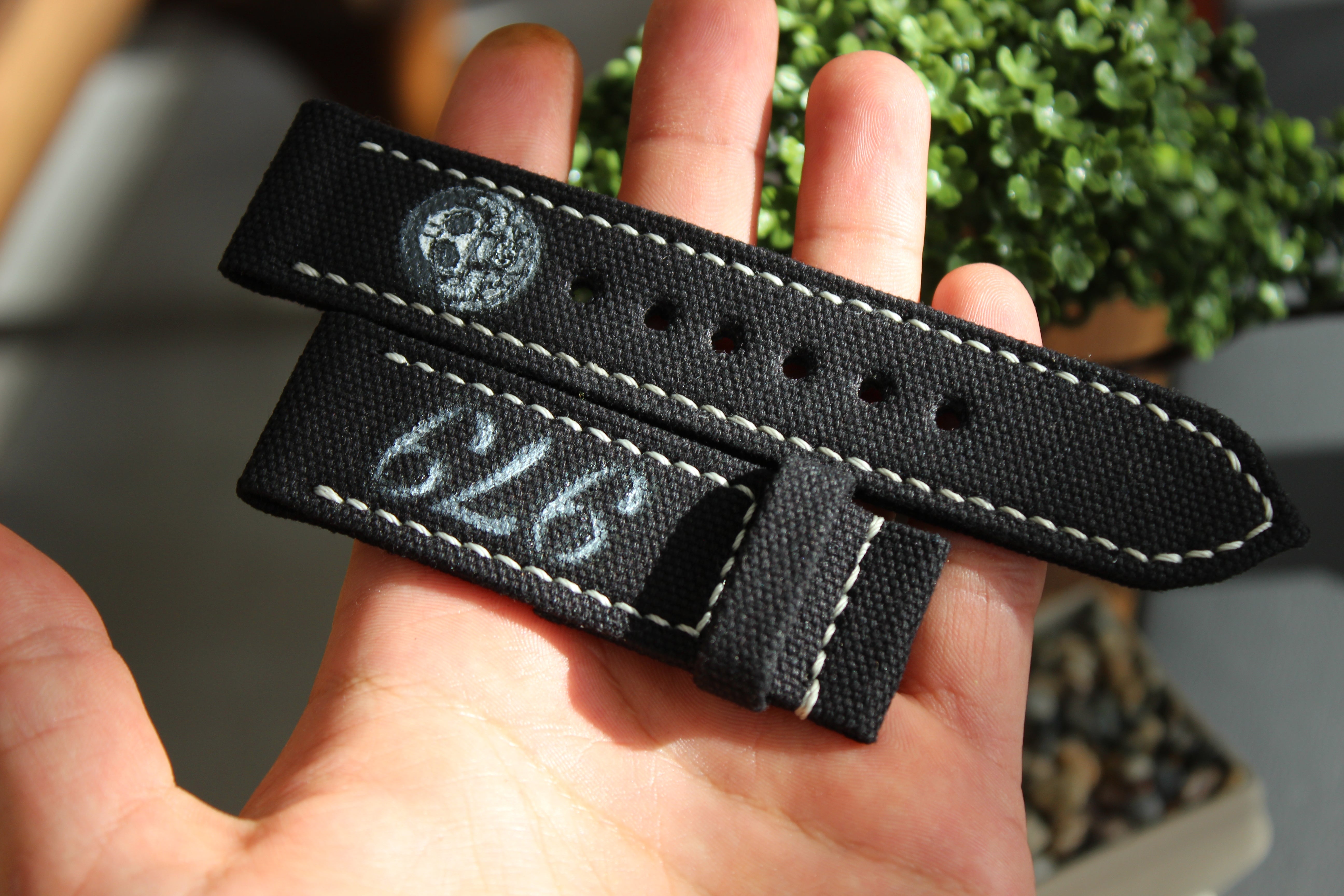 ROLLED BLACK CANVAS-979