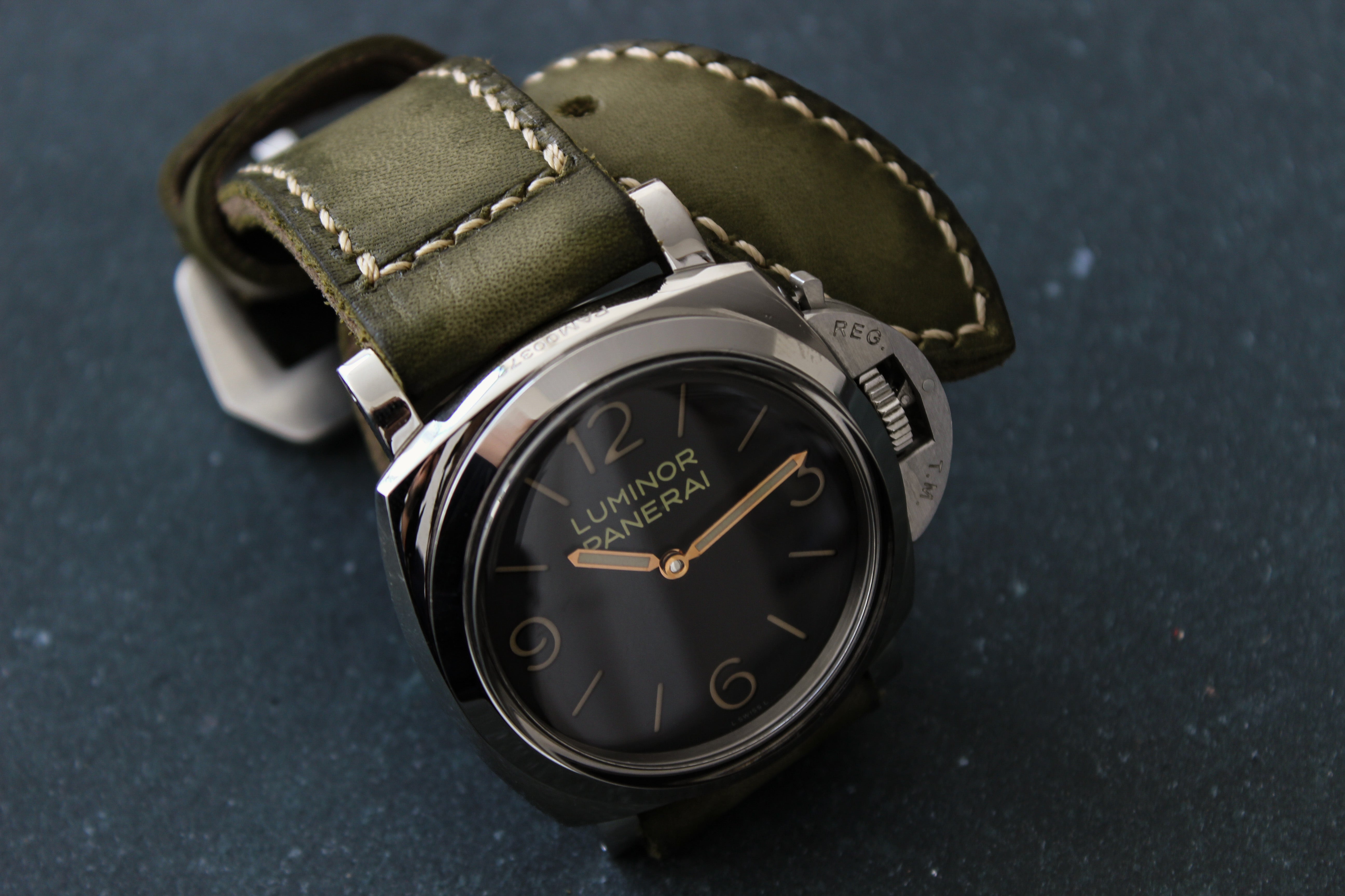 VINTAGE OLIVE GREEN 01