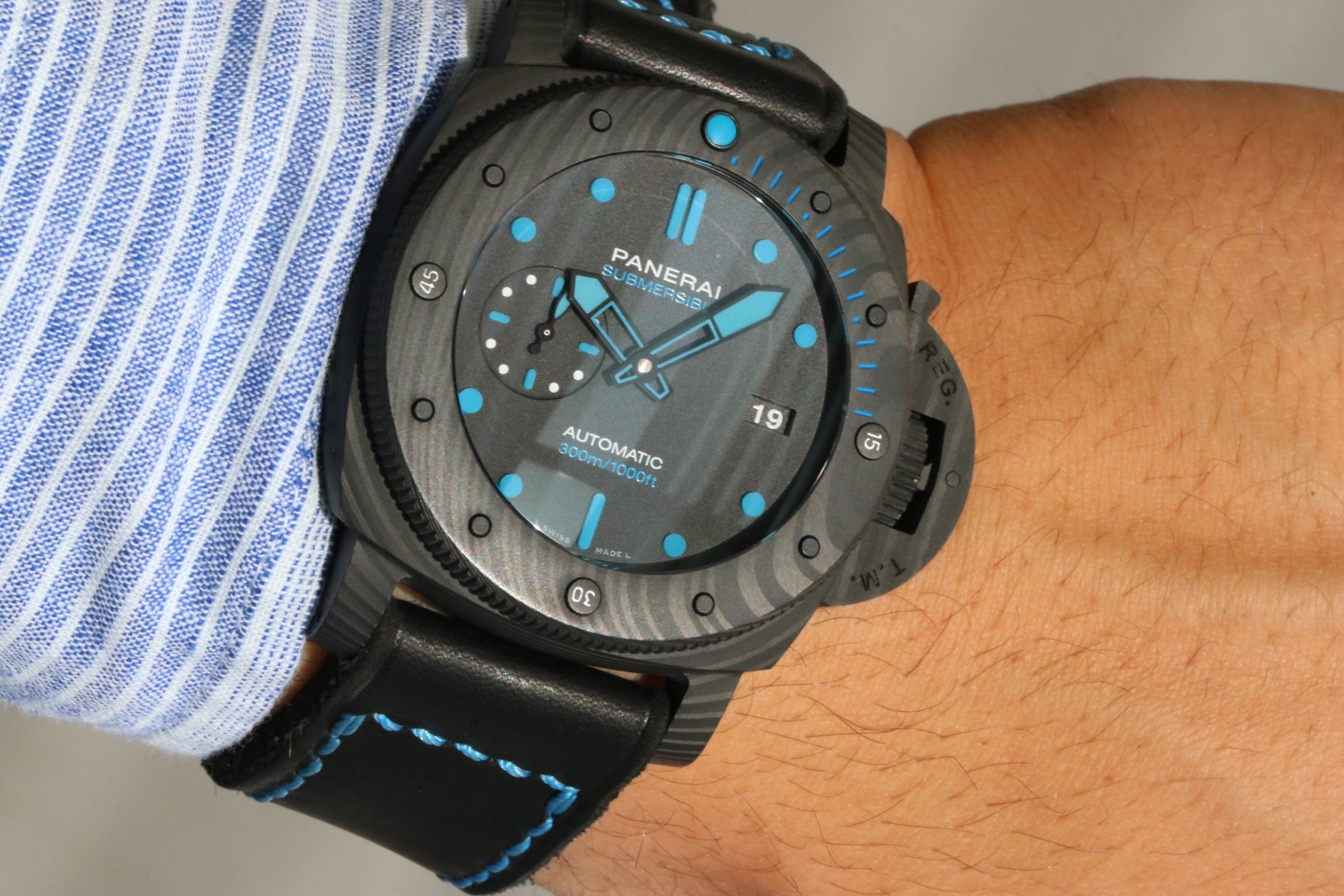 VINTAGE BLACK 02