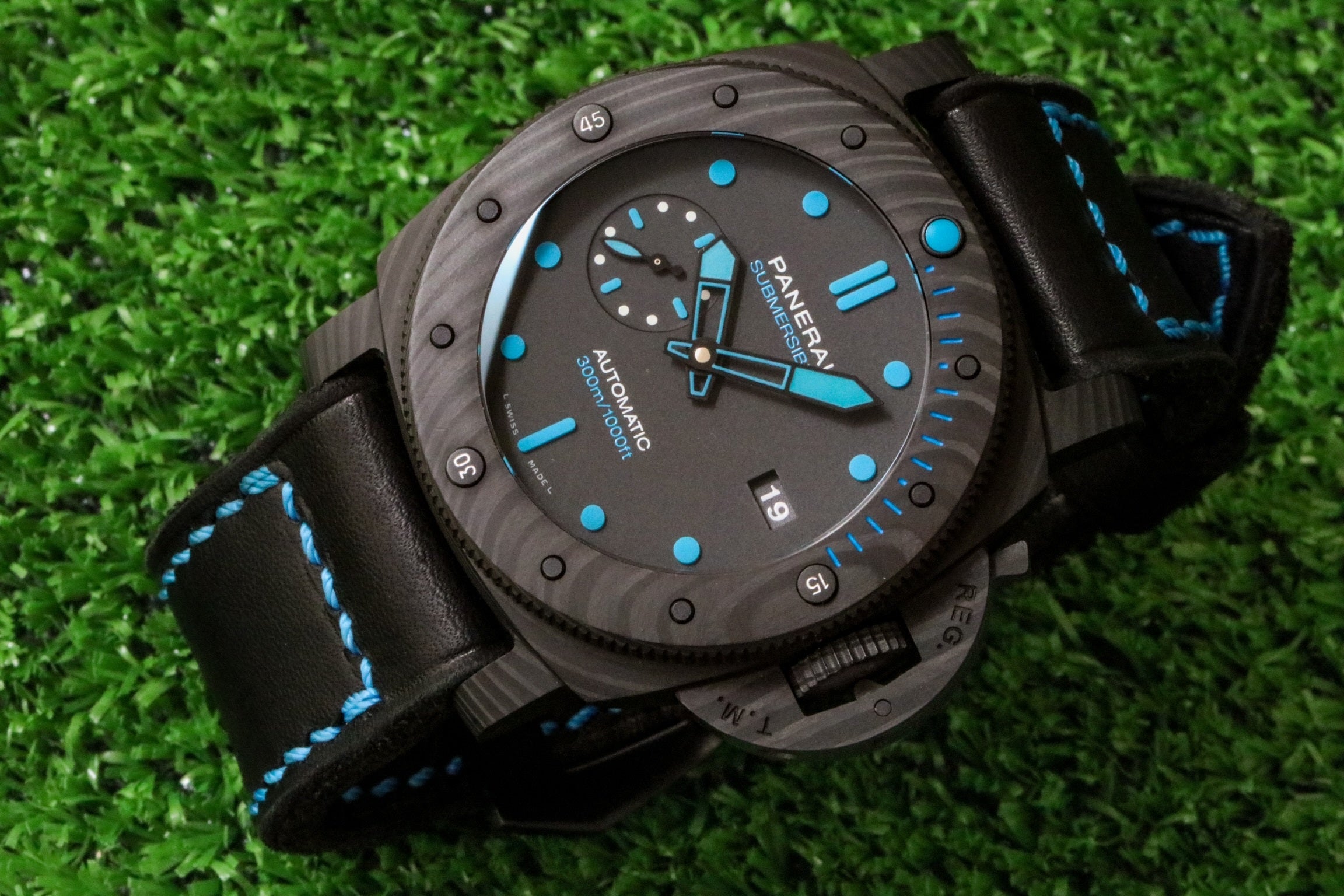 VINTAGE BLACK 02