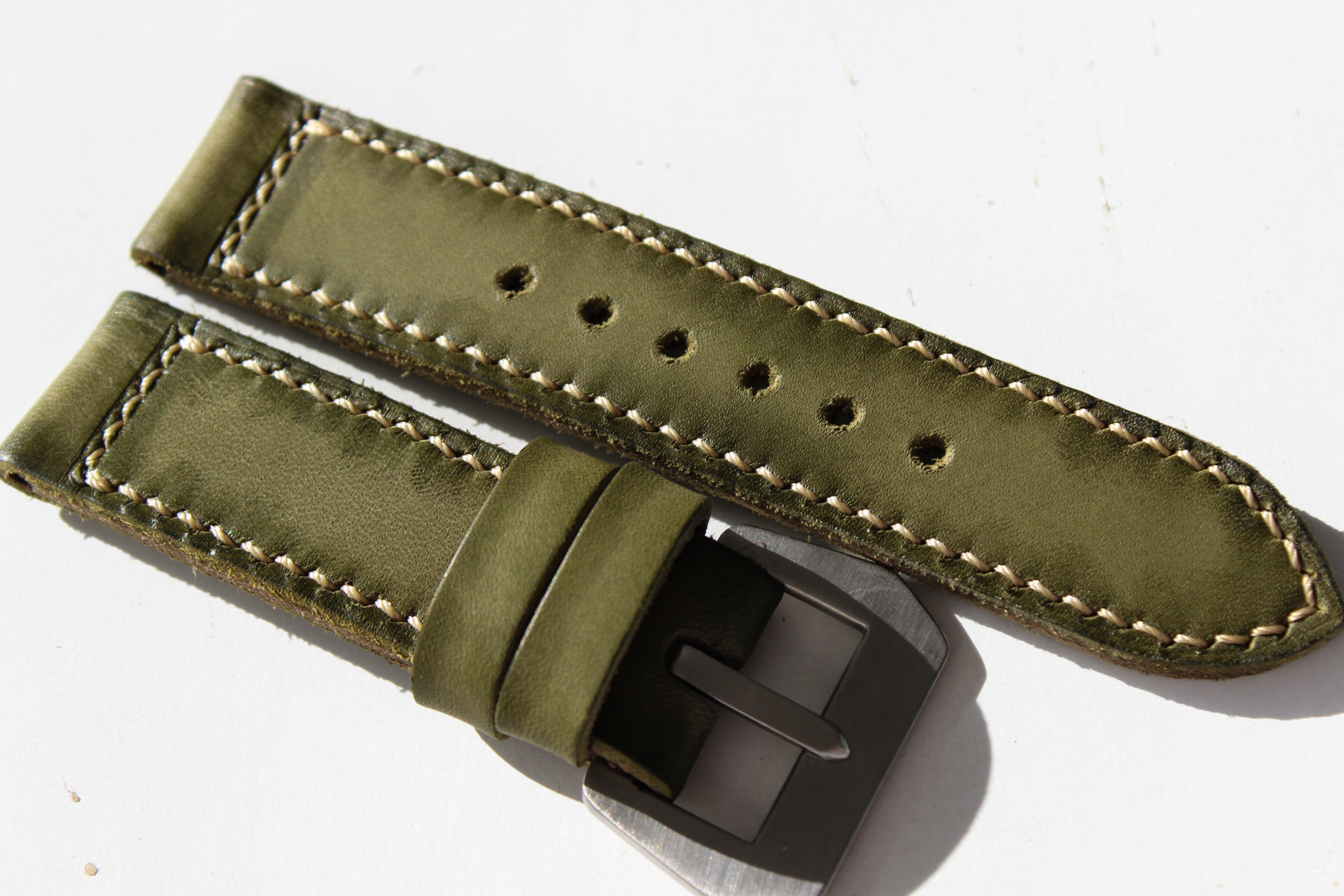 VINTAGE OLIVE GREEN 01