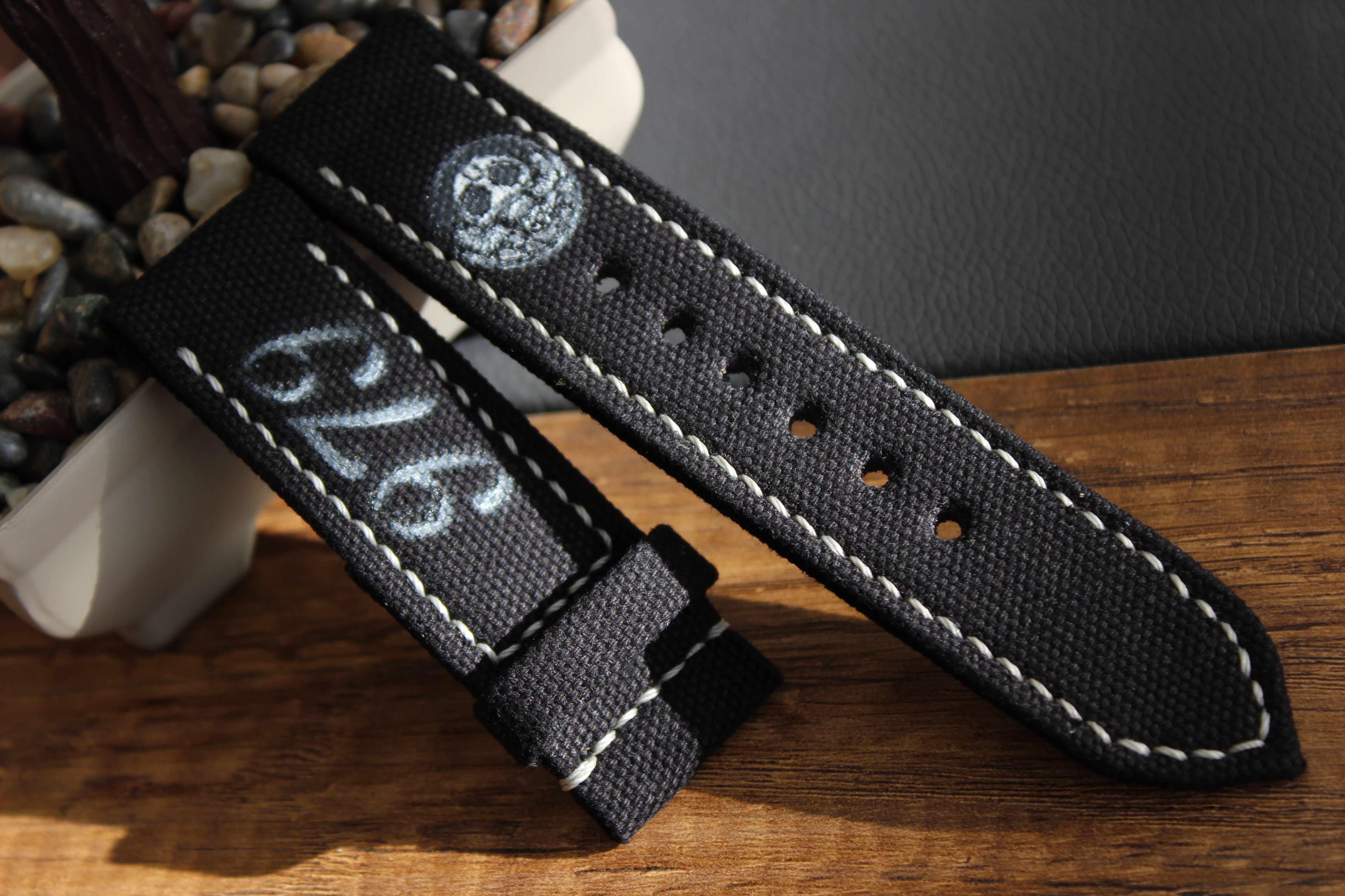 ROLLED BLACK CANVAS-979