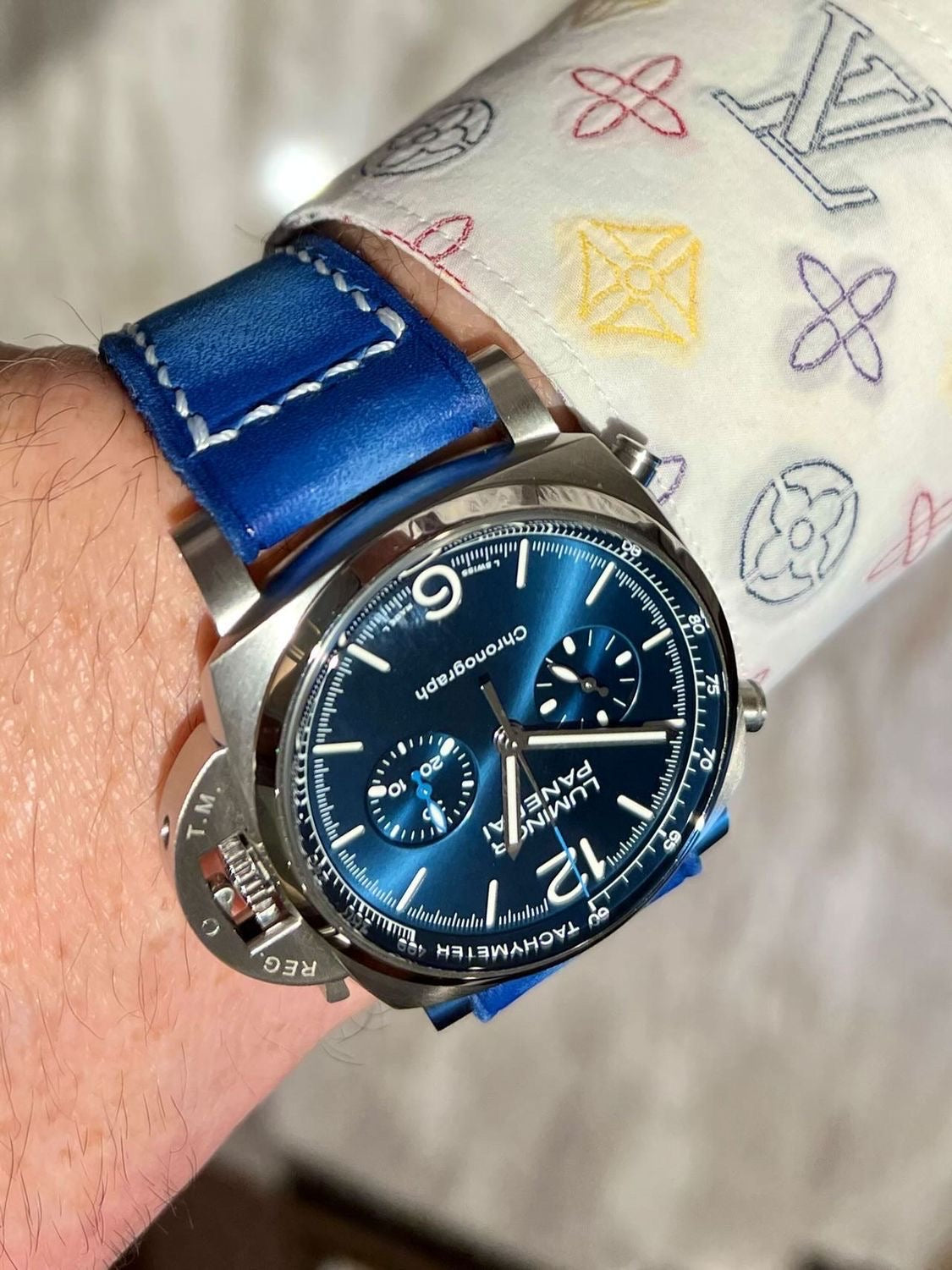 VINTAGE BLUE
