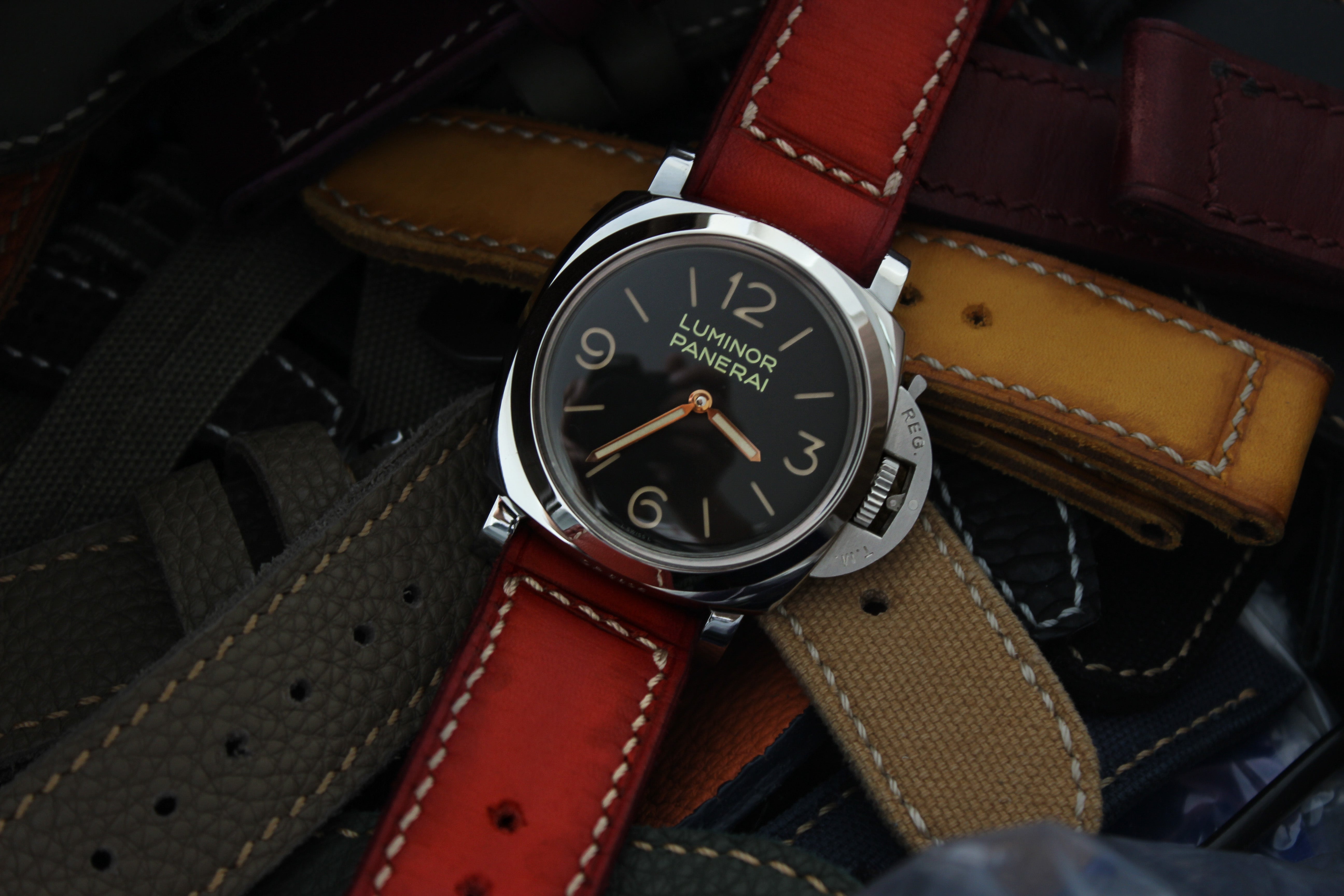VINTAGE RED
