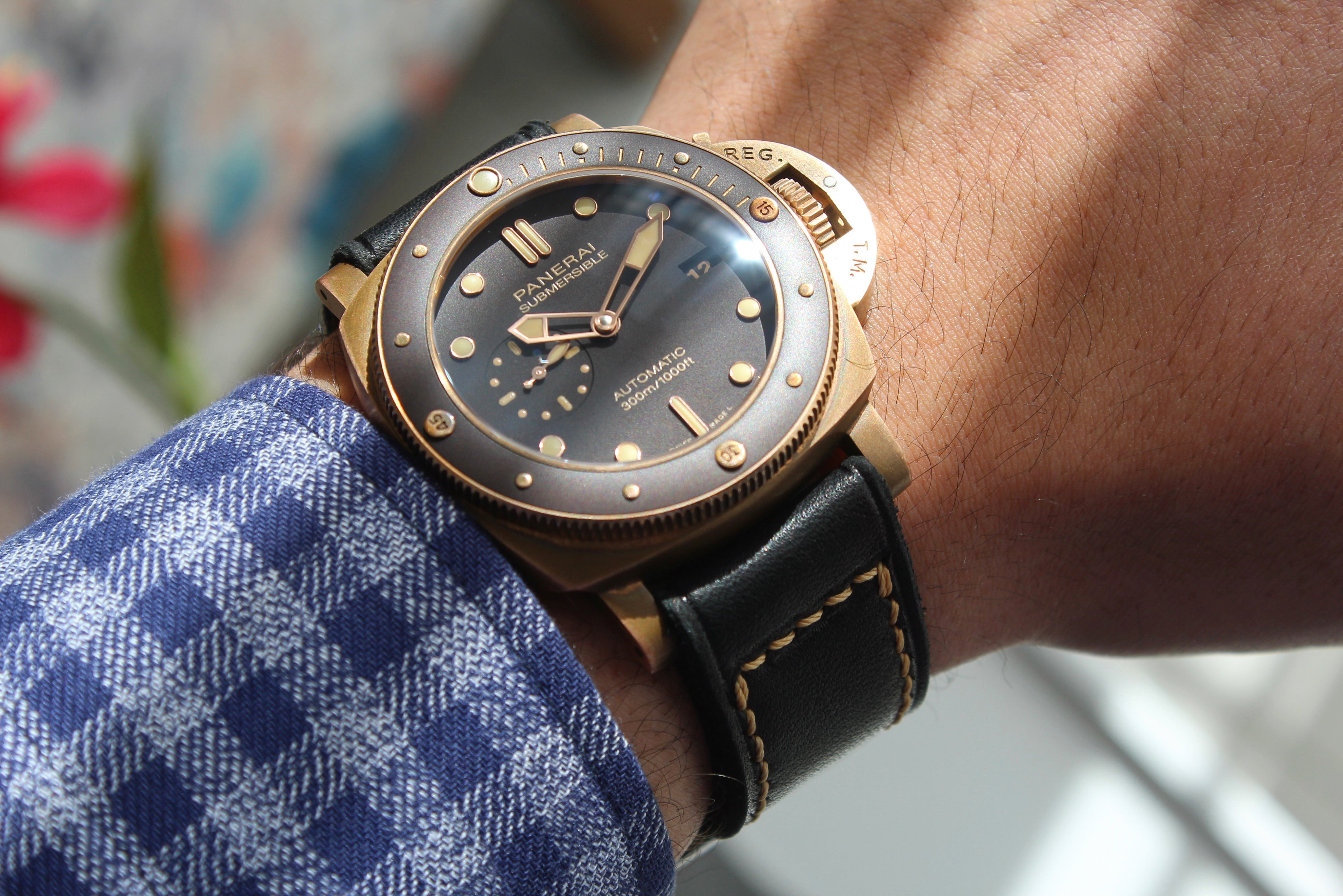 VINTAGE BLACK