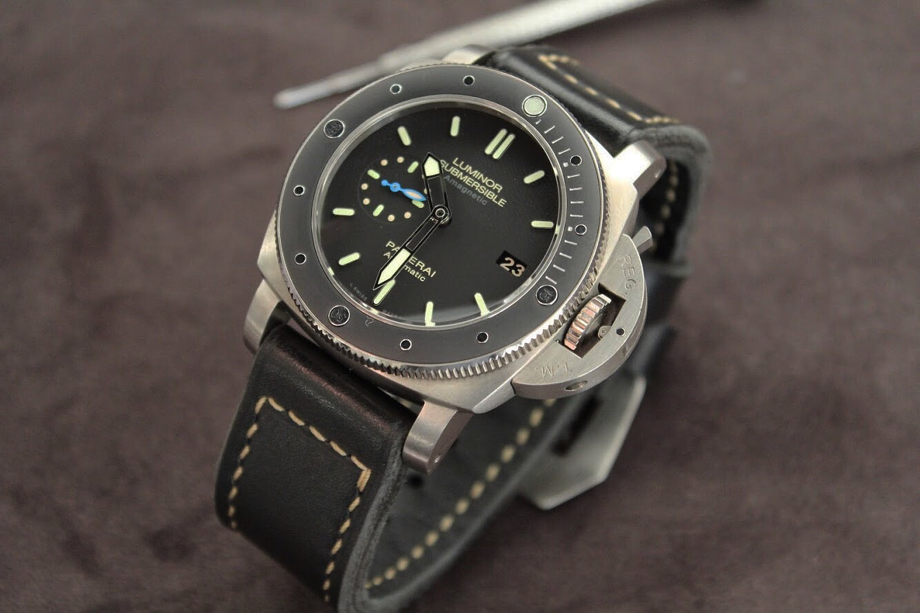 BLACK 01
